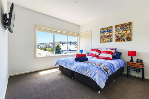 Bellerive Marina View Apartments No 28 - Accommodation Daintree 11
