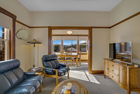 Gorgeous Hobart Accommodation - Park On Park - New Town - Accommodation Daintree 10