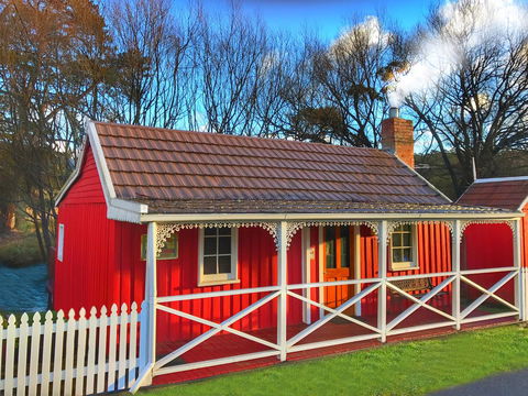 Platypus Playground Riverside Cottage - Accommodation Daintree 0