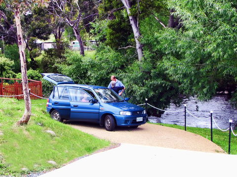 Platypus Playground Riverside Cottage - Accommodation Daintree 12