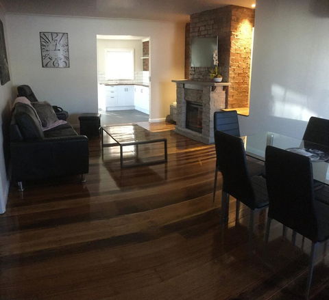 3ree- Spacious & Charming Apartment - Accommodation Daintree 11