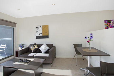 Astra Apartments Glen Waverley @Springvale RD - Accommodation Daintree 9