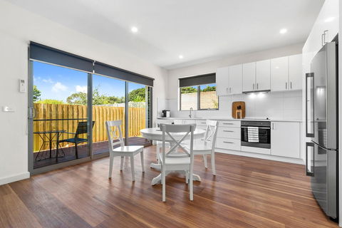 Rosewater Townhouses Dromana - Accommodation Daintree 9
