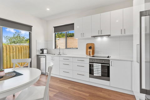 Rosewater Townhouses Dromana - Accommodation Daintree 8