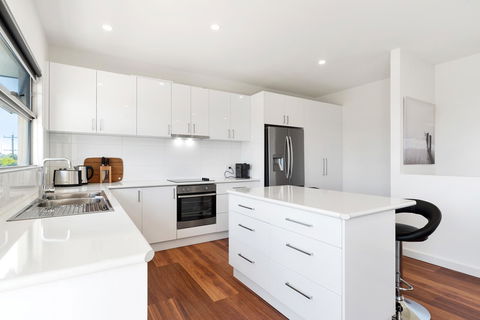 Rosewater Townhouses Dromana - Accommodation Daintree 24