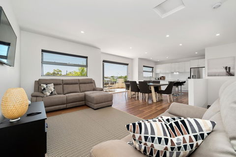 Rosewater Townhouses Dromana - Accommodation Daintree 0