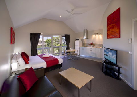 Boathouse Resort Studios And Suites - Accommodation Daintree 10
