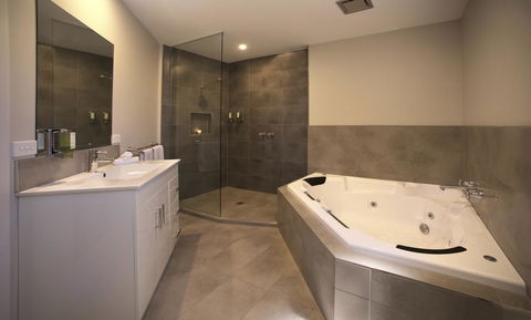 Boathouse Resort Studios And Suites - Accommodation Daintree 17