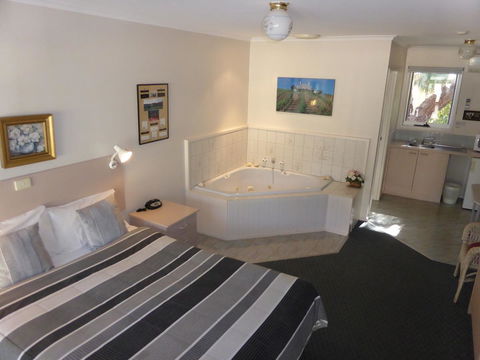 The Balnarring Motel - Accommodation Daintree 16