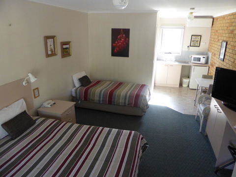 The Balnarring Motel - Accommodation Daintree 18
