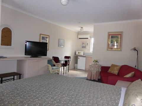 The Balnarring Motel - Accommodation Daintree 24