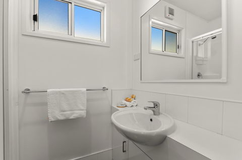 Bright Riverside Holiday Park - Accommodation Daintree 8