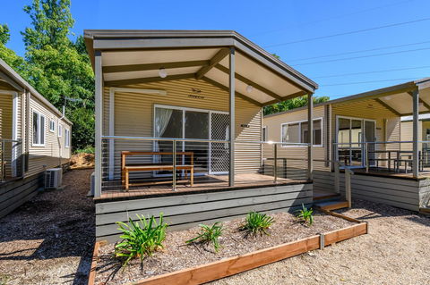 Bright Riverside Holiday Park - Accommodation Daintree 0