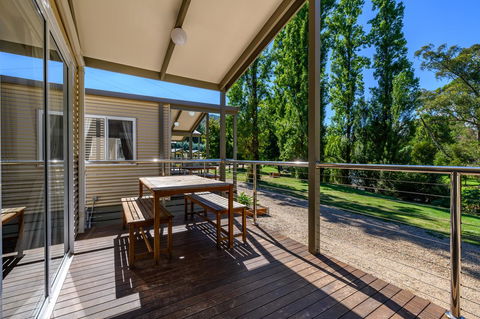 Bright Riverside Holiday Park - Accommodation Daintree 5