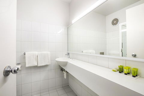 Nightcap At Matthew Flinders Hotel - Accommodation Daintree 11