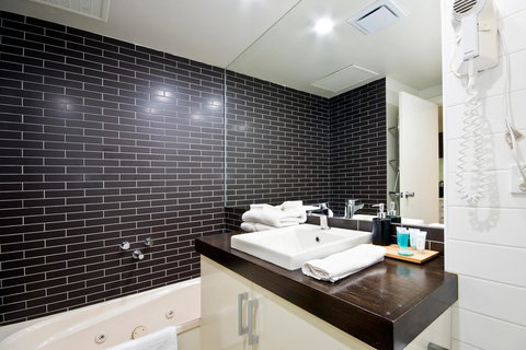 Lorne Bay View Motel - Accommodation Daintree 39