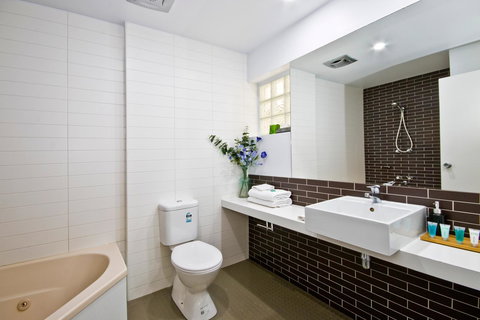 Lorne Bay View Motel - Accommodation Daintree 35