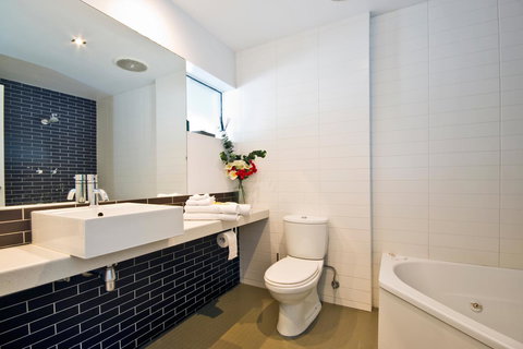 Lorne Bay View Motel - Accommodation Daintree 5