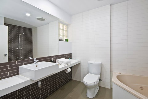 Lorne Bay View Motel - Accommodation Daintree 30