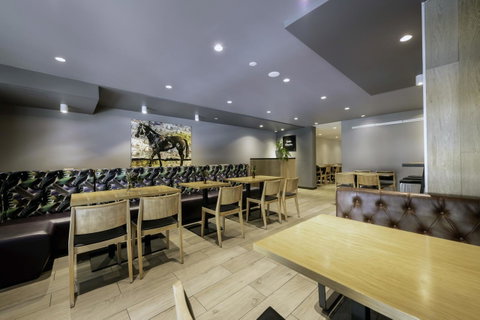 Brady Hotels Central Melbourne - Accommodation Daintree 15