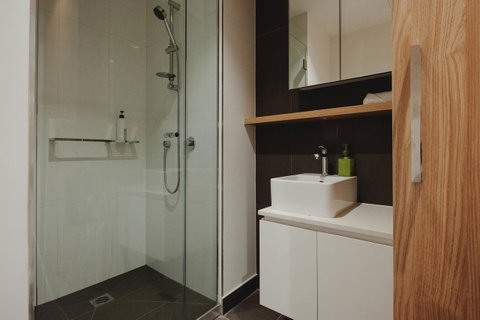 Mono Apartments On La Trobe Street - Accommodation Daintree 4