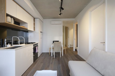 Mono Apartments On La Trobe Street - Accommodation Daintree 19