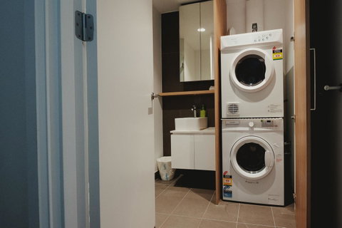 Mono Apartments On La Trobe Street - Accommodation Daintree 5