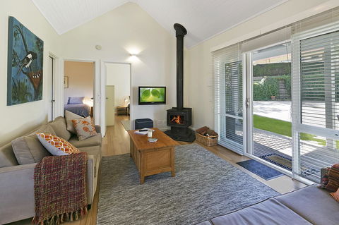 Bilinga Cottages - Accommodation Daintree 9