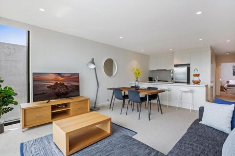 Experience Platinum Hotel Apartments - Accommodation Daintree 3