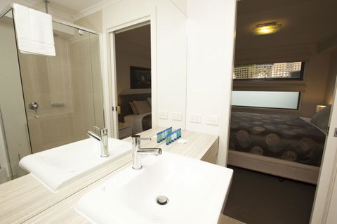7 Falls Apartments - Accommodation Daintree 17