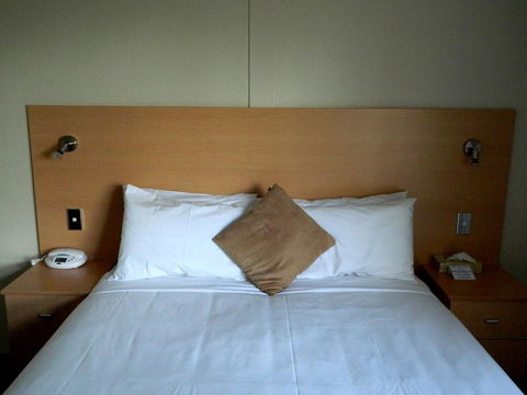 Ciloms Airport Lodge - Accommodation Daintree 24
