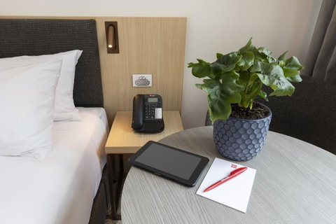 Ibis Melbourne Central - Accommodation Daintree 8