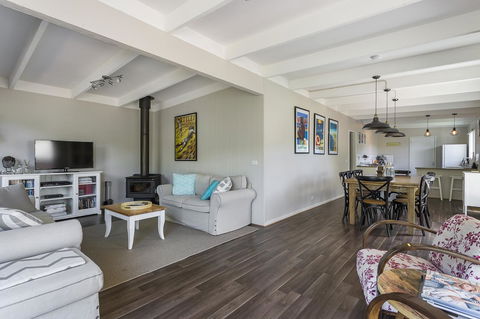 Blairgowrie Bella - Light Filled Home With Great Deck - Accommodation Daintree 2