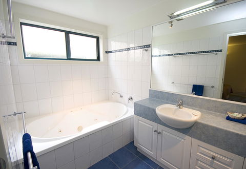 Anchorage Motel & Villas Lorne - Accommodation Daintree 12