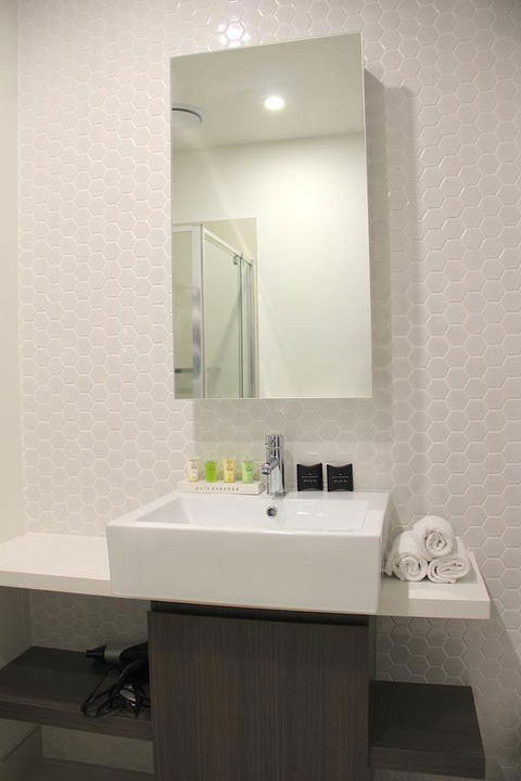 Whitehorse Apartments Hotel - Accommodation Daintree 23