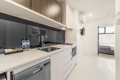 Whitehorse Apartments Hotel - Accommodation Daintree 38