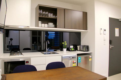 Whitehorse Apartments Hotel - Accommodation Daintree 16