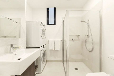 Whitehorse Apartments Hotel - Accommodation Daintree 1