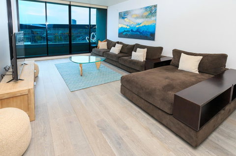 Waterfront Melbourne Apartments - Accommodation Daintree 13