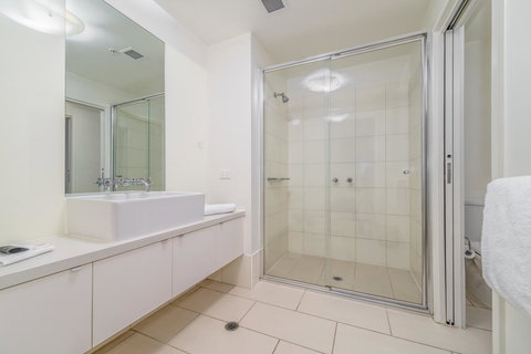 Waterfront Melbourne Apartments - Accommodation Daintree 32