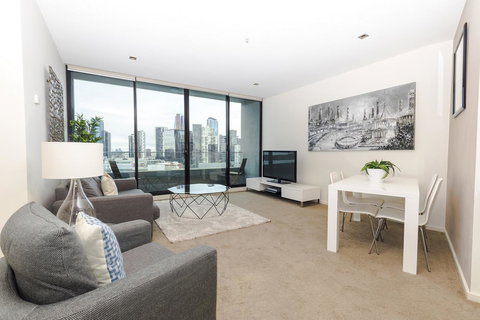 Waterfront Melbourne Apartments - Accommodation Daintree 14