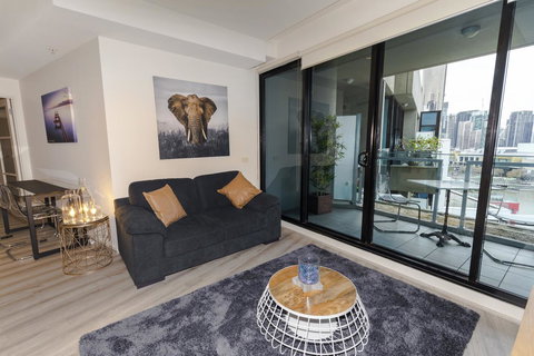 Waterfront Melbourne Apartments - Accommodation Daintree 42
