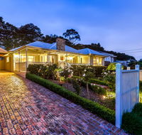 Lovely 5BR full house in Glen Waverley walk to train bus  shops - Accommodation Daintree