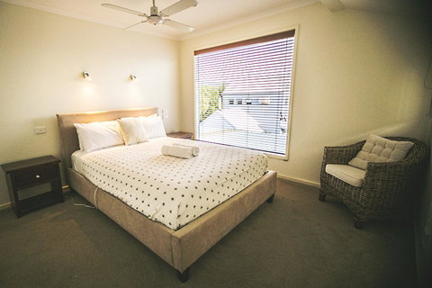 Rayville Boat Houses - Accommodation Daintree 10