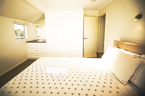 Rayville Boat Houses - Accommodation Daintree 14