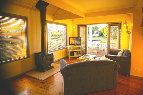 Rayville Boat Houses - Accommodation Daintree 4