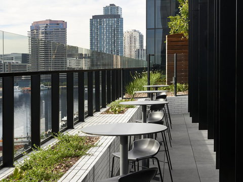 Vibe Hotel Melbourne Docklands - Accommodation Daintree 21