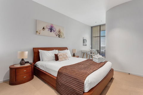 Docklands Private Collection - NEWQUAY - Accommodation Daintree 3