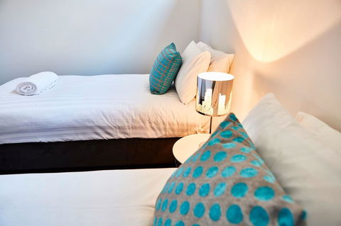 Richmond Â· 3 Level Architecturally Designed Richmond House - Accommodation Daintree 11