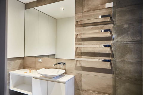 Richmond Â· 3 Level Architecturally Designed Richmond House - Accommodation Daintree 13